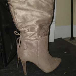 Zigisoho Jeannie 7W mid calf suede feel boots NWT